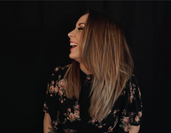Lisa Loïs 2020 B2L – Foto-Slider, frühere Editionen von Künstlern, 700 x 545